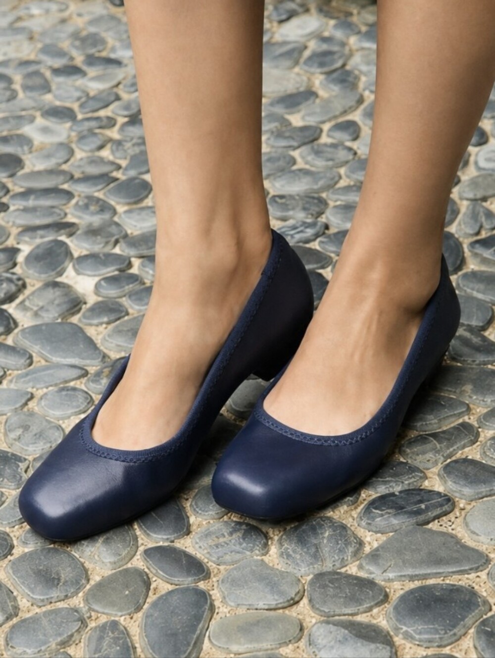NEW Abeo Via Pump Low Heel Navy Blue Leather Orthotic Comfort Square Toe Sz 8
